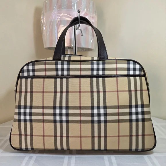 Burberry Vintage Overnight Bag. EUC - Picture 3 of 14